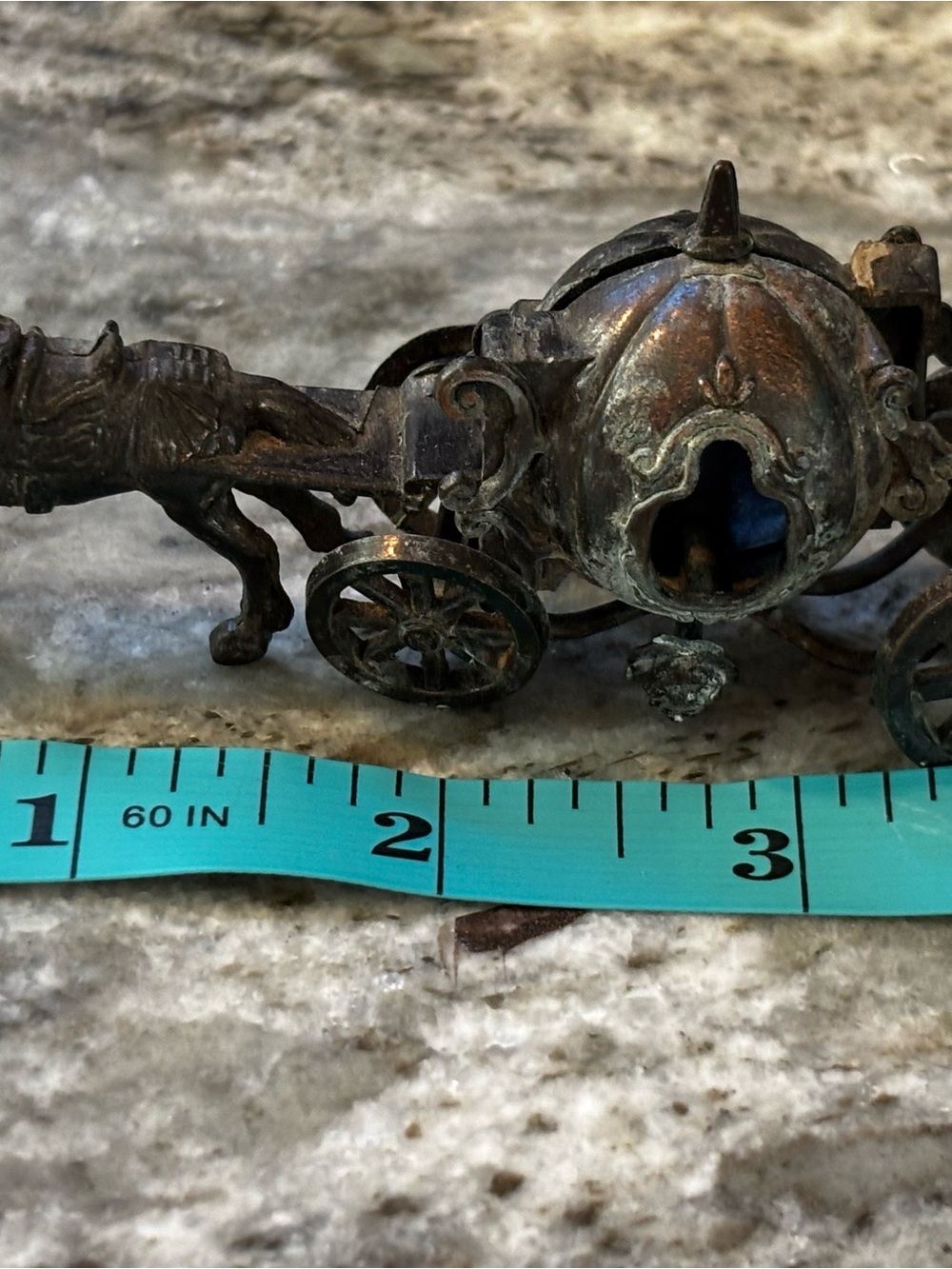 Vintage Miniature Cast Metal Pumpkin Carriage & Horse Figurine | Made in HK - Picture 2 of 3